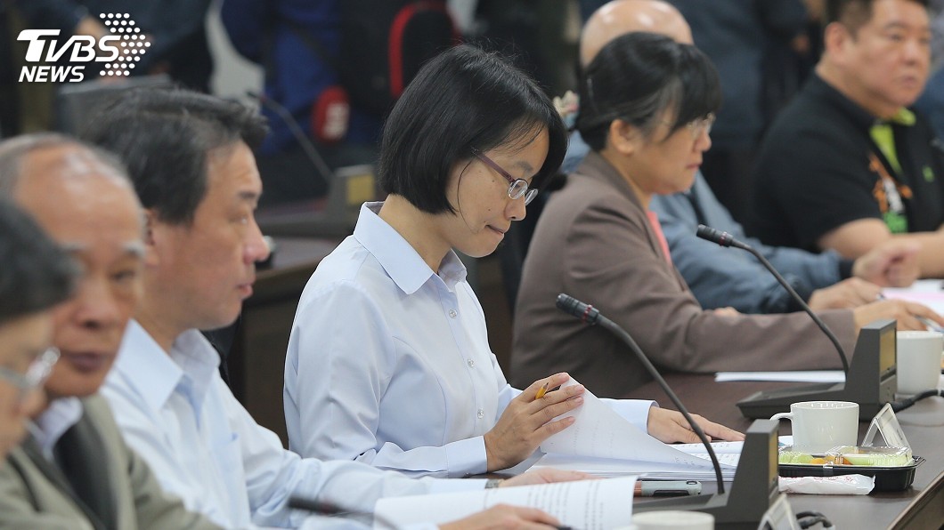 吳音寧自詡「農村野兔」 逃不過政治風暴下台