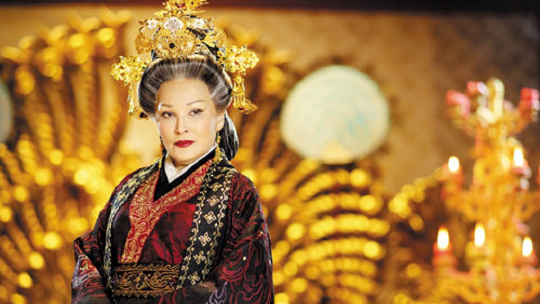 陳莎莉在不少古裝劇演出皇后、太后的角色，因此有了太后專業戶的封號。(圖／翻攝自微博)