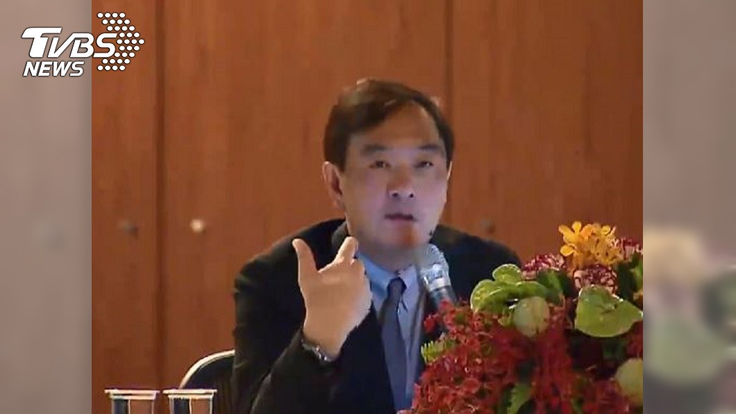 女兒一句「爸爸不要再抽菸」 嚴凱泰疼愛子女隔天戒菸