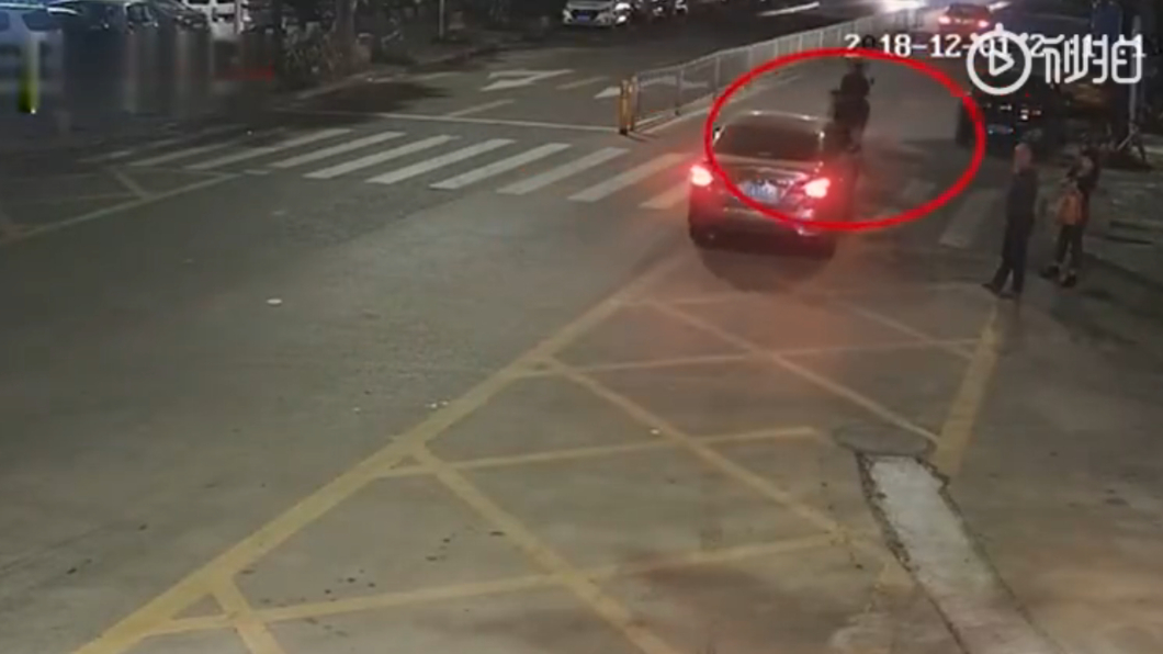 舉手過馬路!女童遭無視輾斃 她働喊:你在看哪裡?