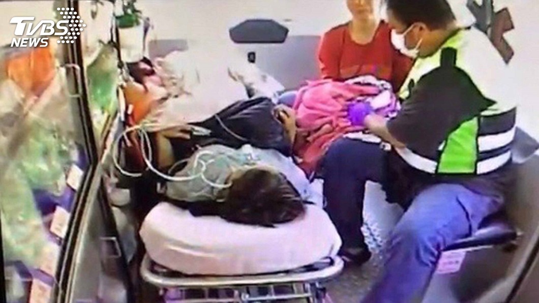 孕婦急產女嬰臍帶繞頸　救護志工充當接生員
