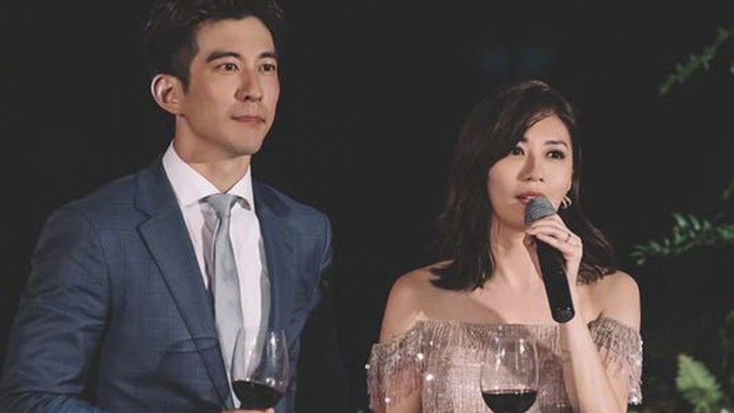賈靜雯「鬼臉婚紗照」曝光　網驚：根本Bo妞和咘咘！