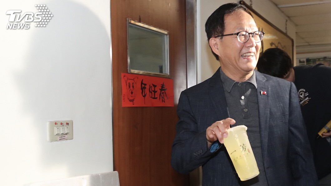 驗票近尾聲　丁守中送蜂蜜檸檬慰問律師團
