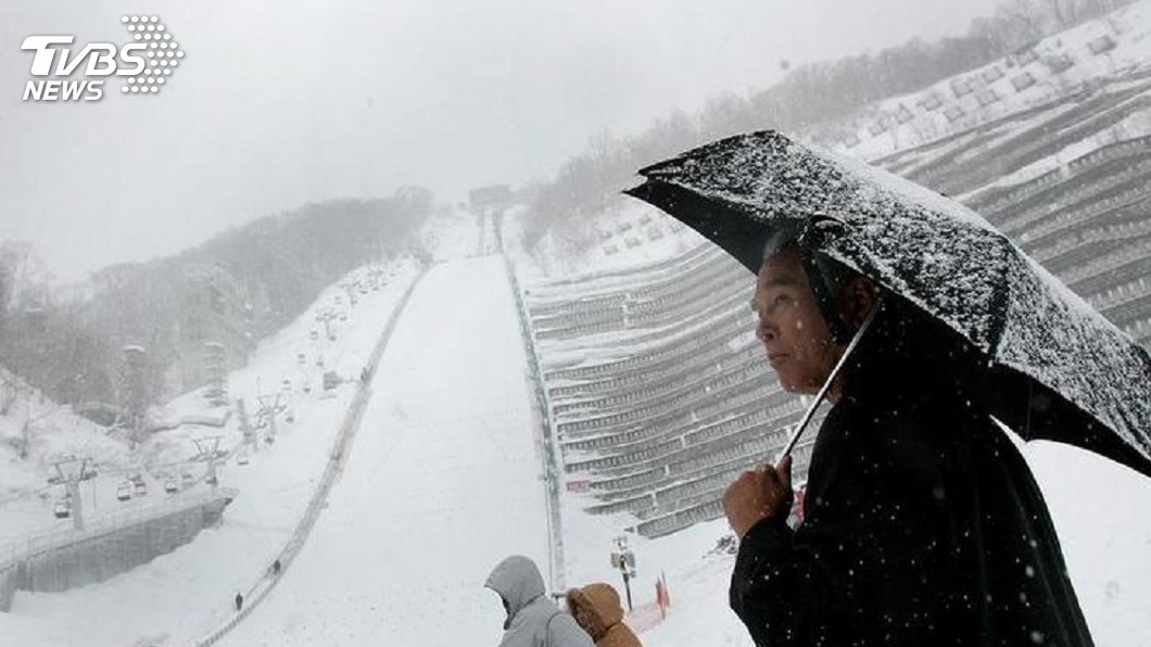日本急凍!京都入冬首飄雪 北海道降到零下23度