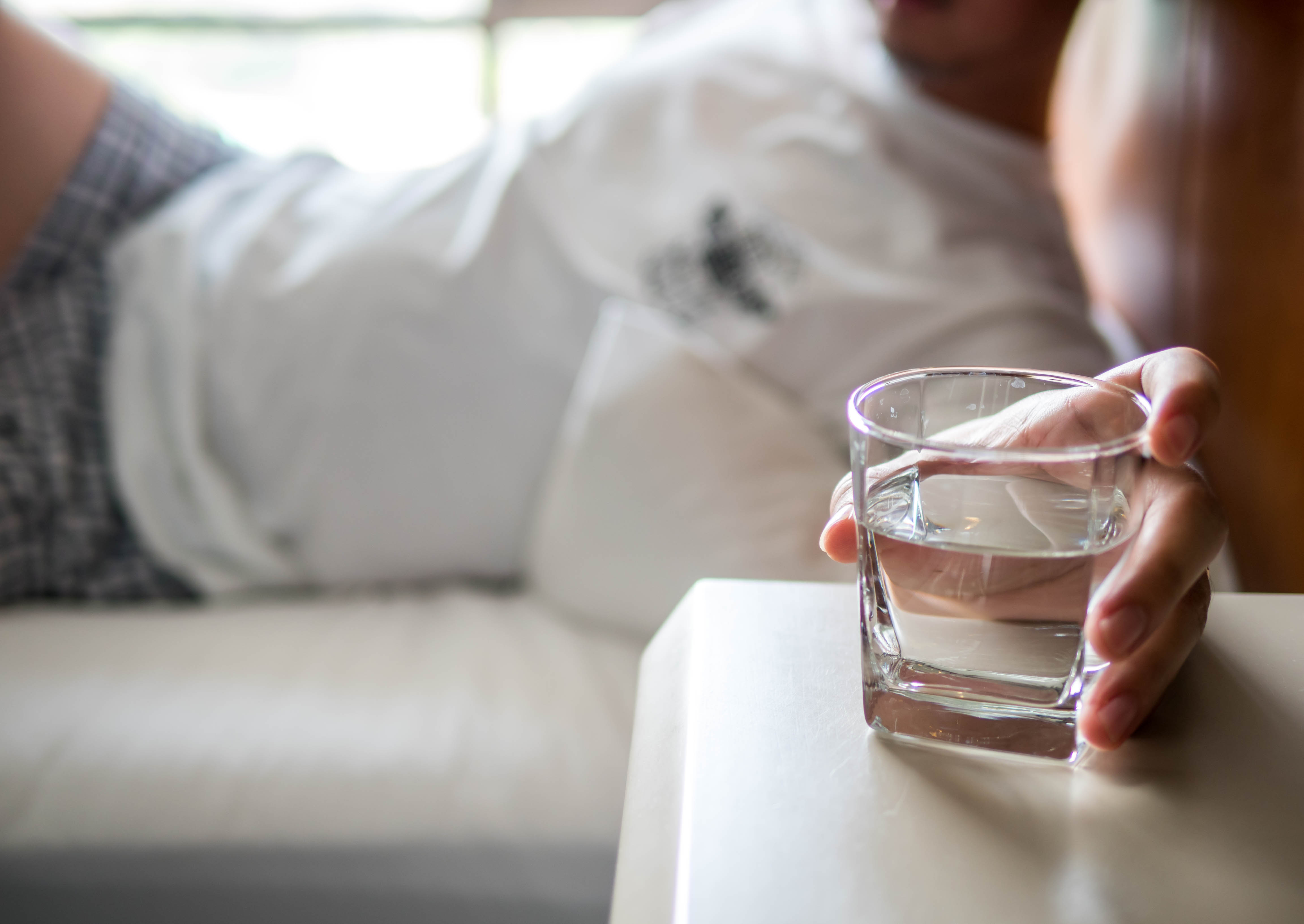 半夜口渴誤飲一口「巴拉刈」　馬上吐掉仍喪命