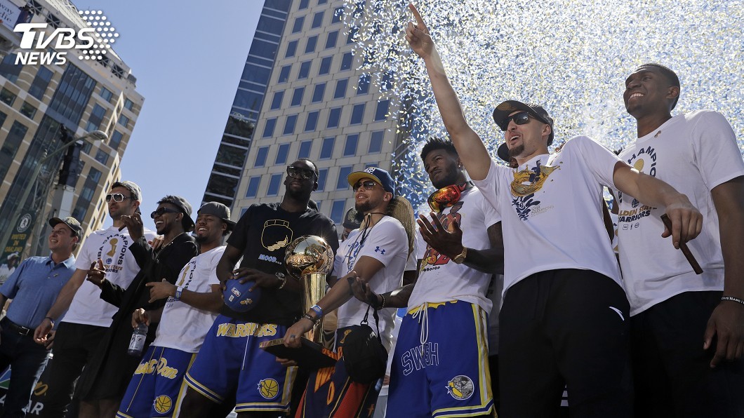 NBA金州勇士隊 榮膺運動畫刊年度最佳運動員