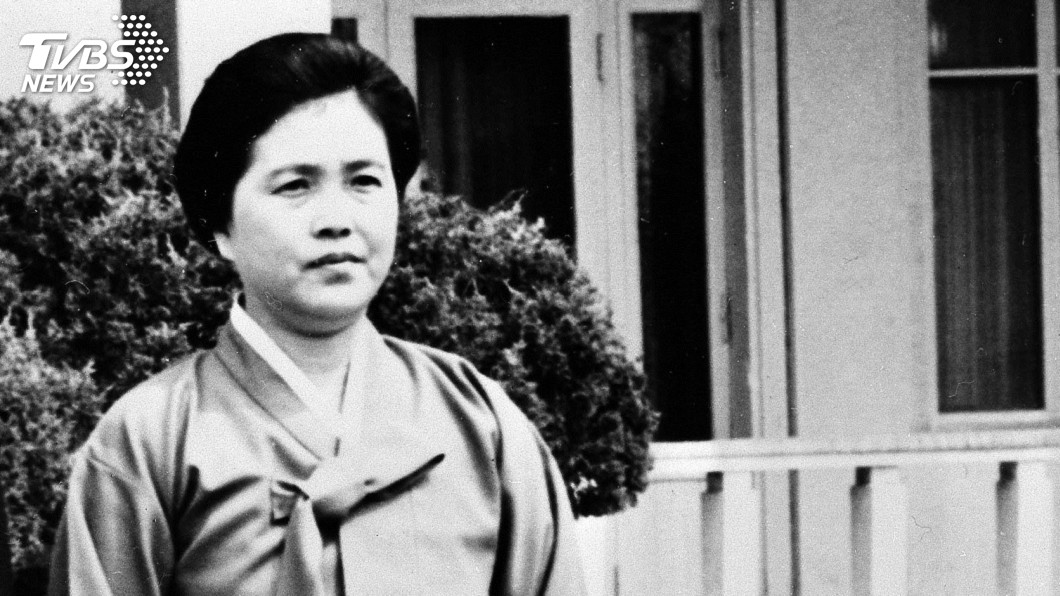 北韓前領導人金日成夫人金聖愛去世