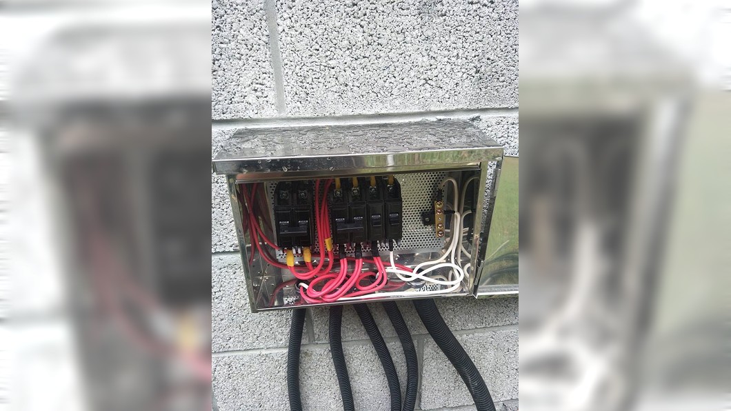 客戶1句「雨天為何不能接電?」 師傅爆氣回這句被讚爆