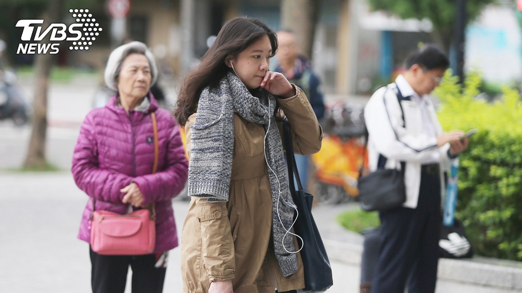 全台清晨低溫有感!下波體感剩12度「直逼大陸冷氣團」