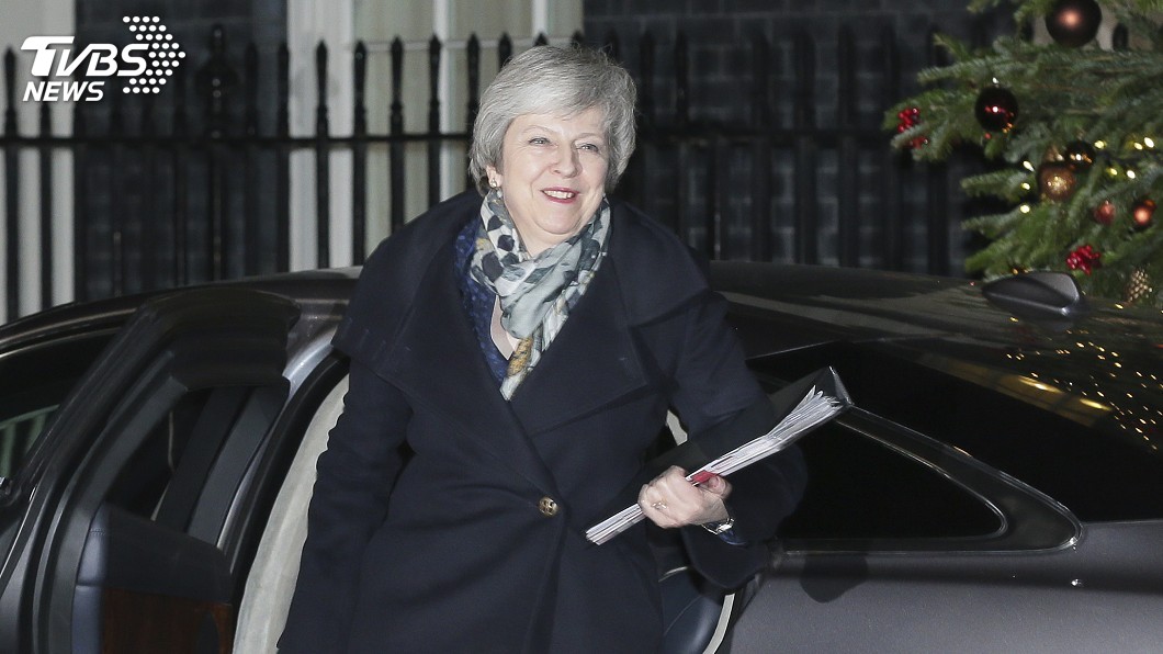 200票支持、117票反對　英相梅伊挺過逼宮危機