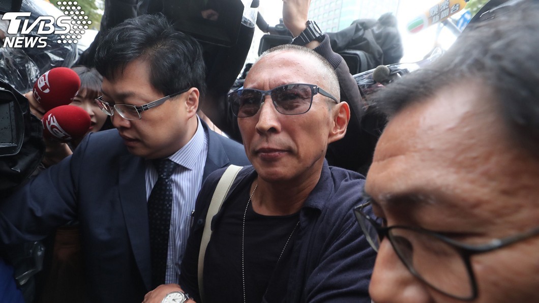 強脫被害女衣褲舔胸指侵 檢方轟鈕承澤狡辯今起訴