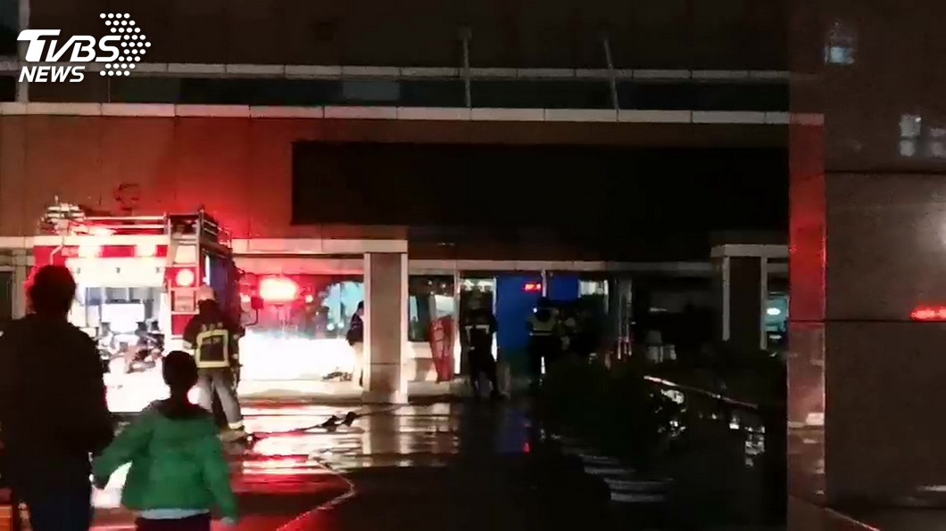 中央氣象局驚傳火警「機房冒煙」　消防隊搶救中