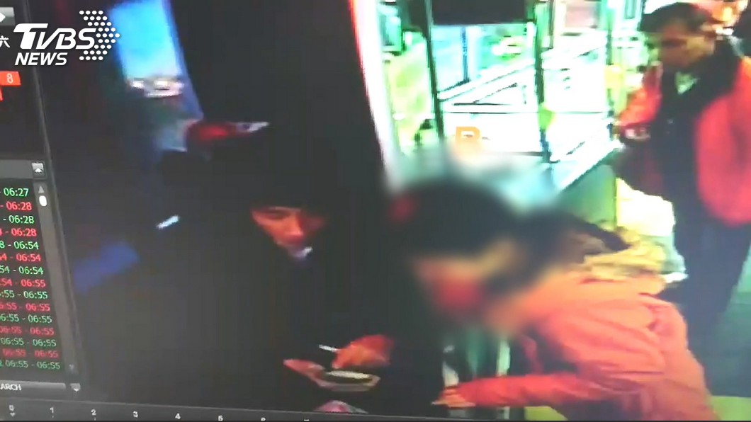 上公車誤投千元鈔　暖心司機為女童解圍