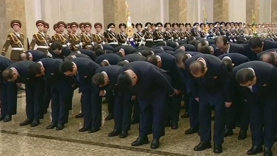 金正日7週年忌日 金正恩謁陵:絕不讓步