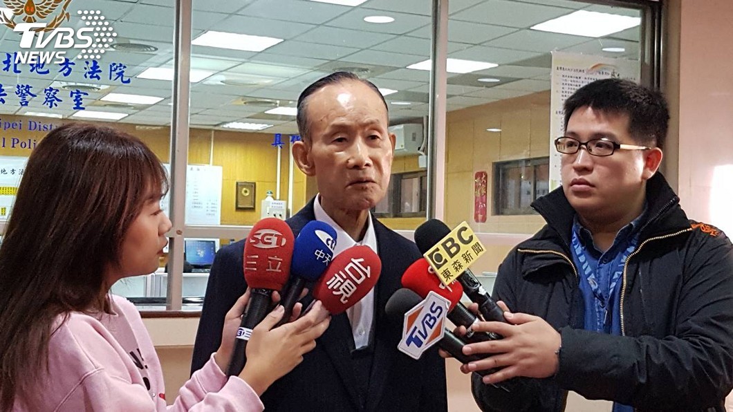 疑購地回扣流入人頭帳戶掏空侵占公司資產,檢方搜索選雄。圖/TVBS
