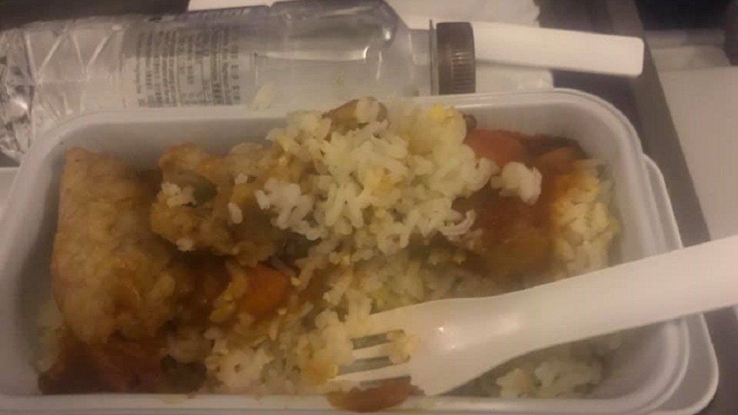 飛機餐也淪陷豬瘟？　立委要求全面禁止供豬肉餐