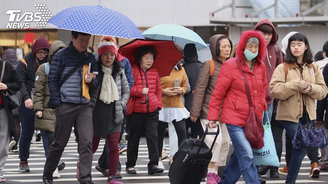 鋒面及東北季風報到　專家：濕冷如冬天
