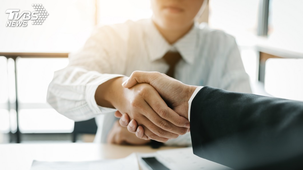 畢業季將至 人力銀行:9成5企業有意招聘新人