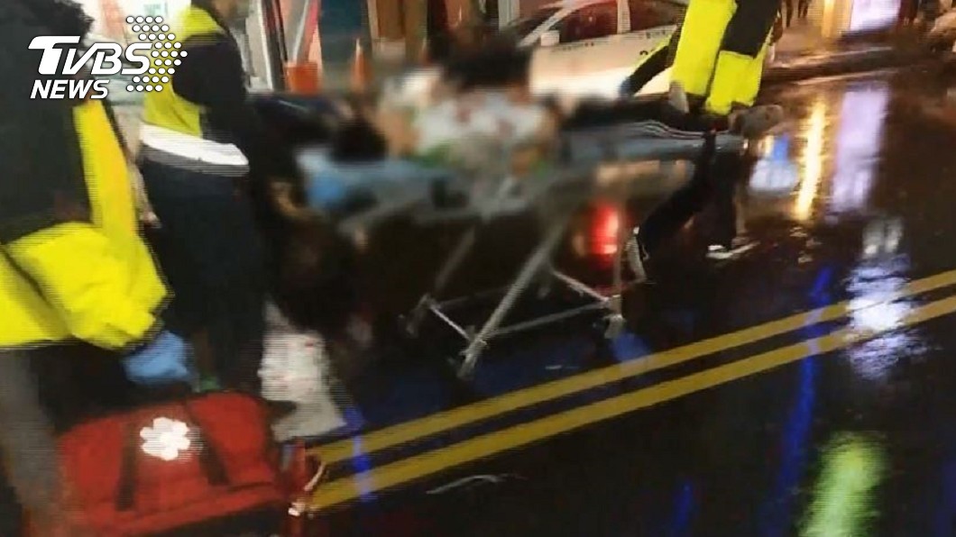 鮮血沿路流!大夜班店員身中5刀 追250公尺倒地