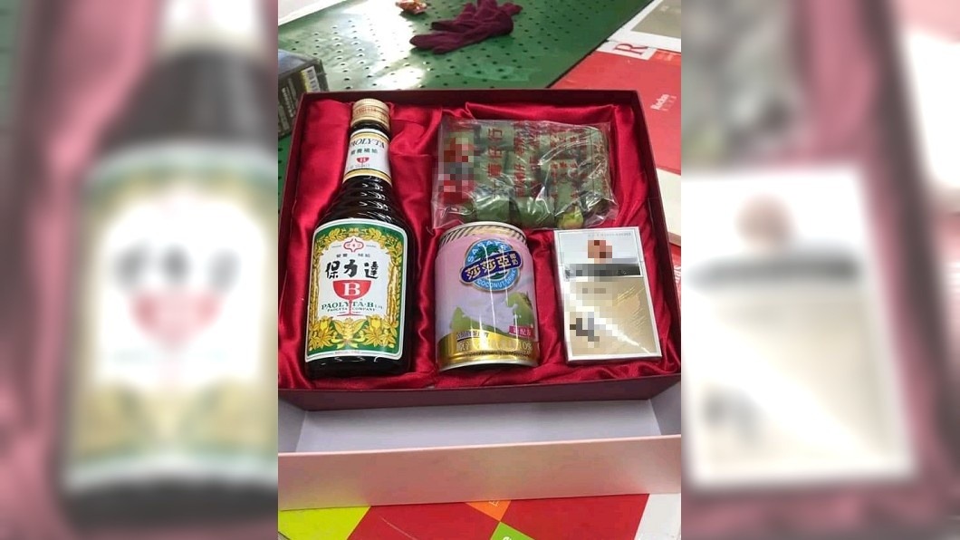 他交換禮物驚見「工地4寶」 網讚:大樓都靠這組