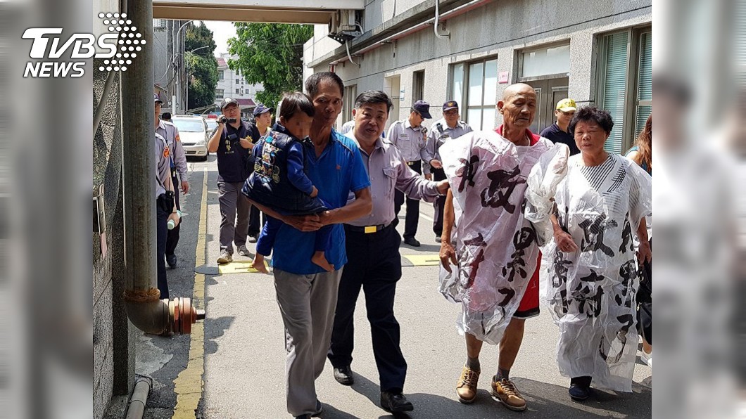 柯賜海沒錢繳罰金被捕 妻淚訴:錢都在小姑那