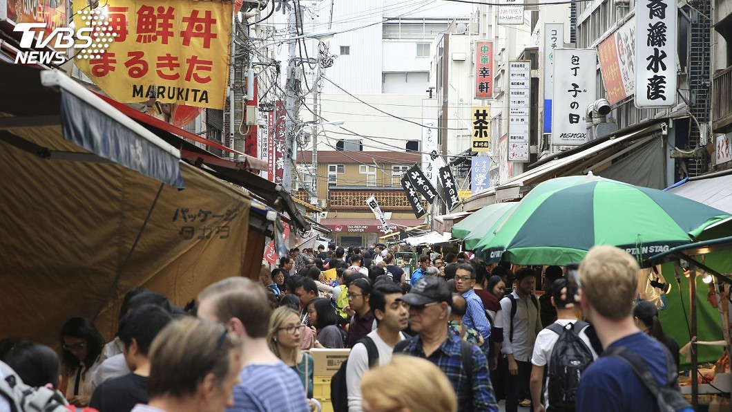 東京築地魅力再現! 外國客擠爆場外市場