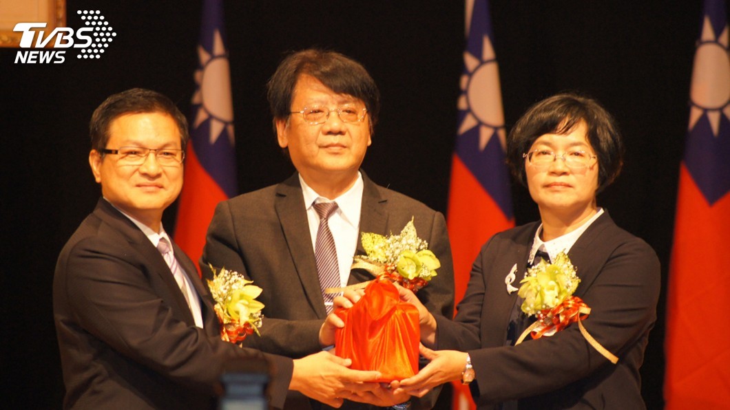 王惠美就任彰化縣長 承諾推動交通建設