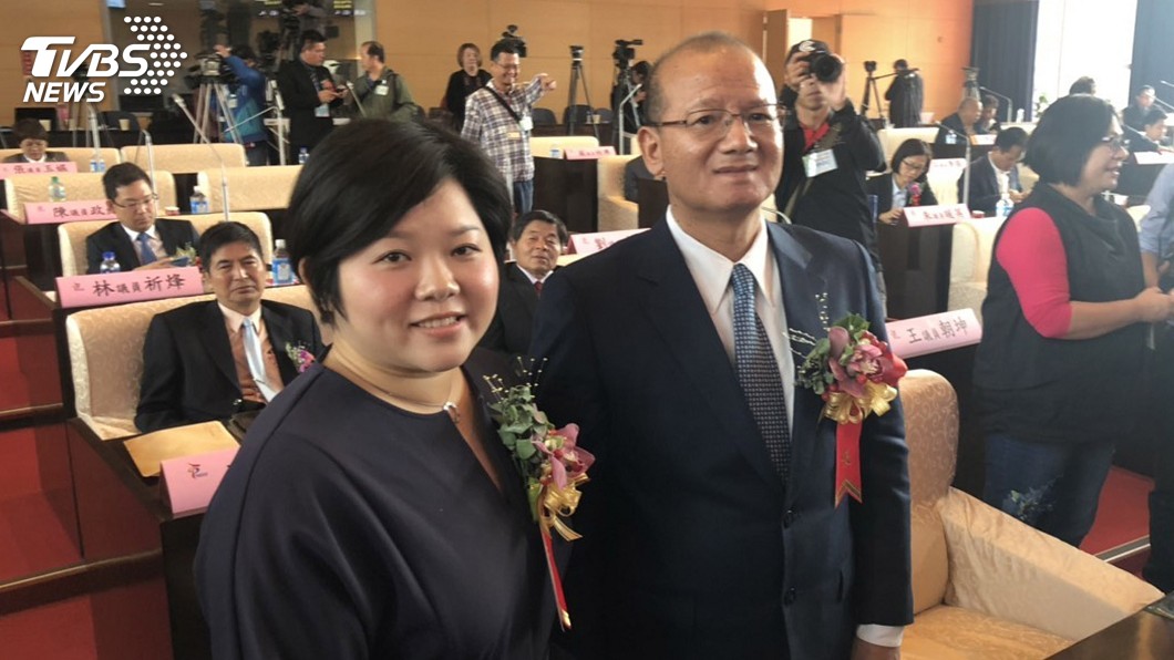 台中市議會正副議長　張清照、顏莉敏當選