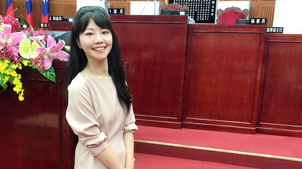 議會女神8年前後照曝!網驚:完全沒變