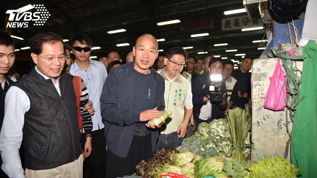 「賣菜郎」韓國瑜巡果菜市場 菜名通通難不倒