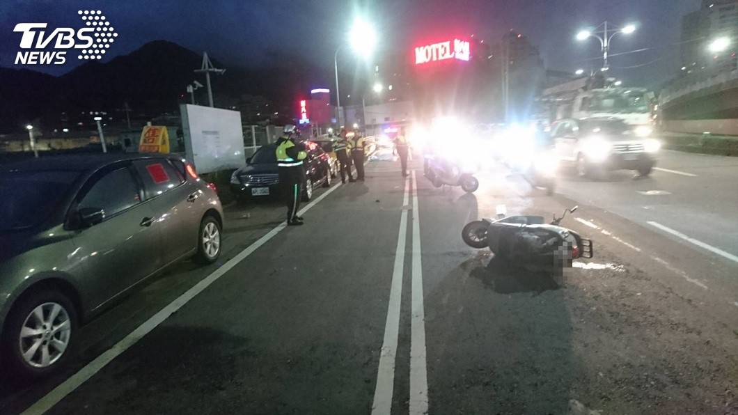 下關渡橋車速疑過快　騎士自摔「腦漿外溢」亡
