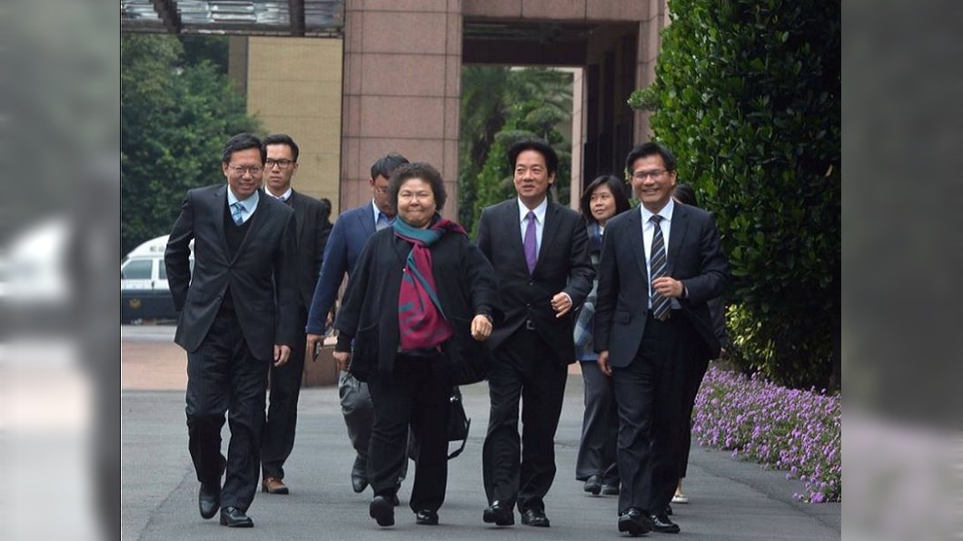 民進黨空前大敗　一張照片看盡4年起落