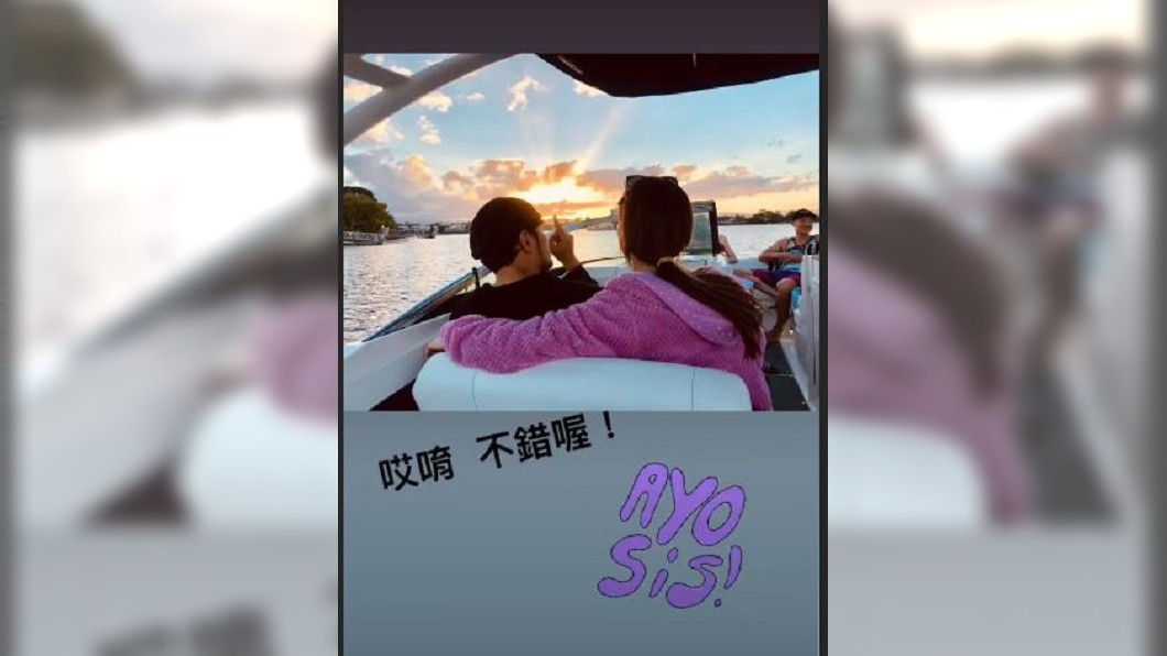 昆凌單手搭住周杰倫。圖／翻攝自昆凌IG＠hannah_quinlivan