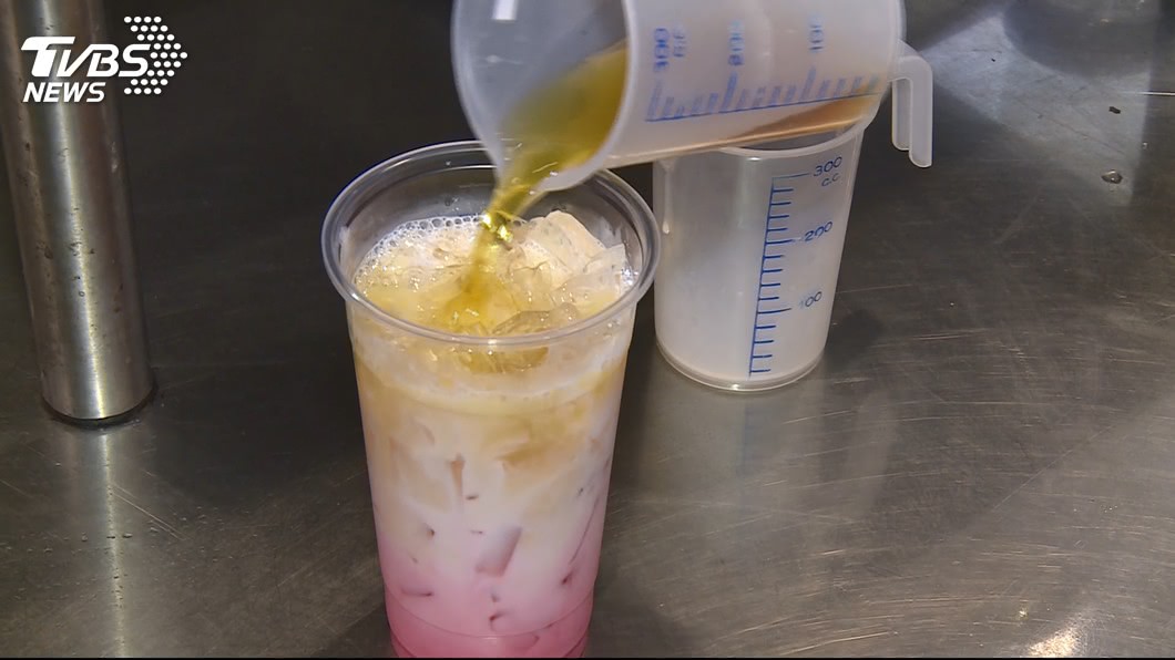 常喝含糖飲料 小六男童罹患雙側膝關節疼痛