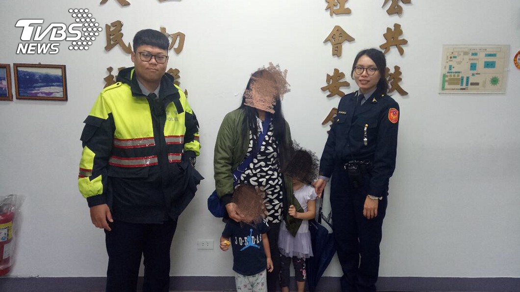 6歲小姊姊牽幼弟寒流尋母 警急帶回吹暖氣