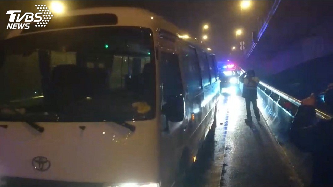 疑生活壓力!長庚接駁車司機跳匝道前 母曾以死相勸