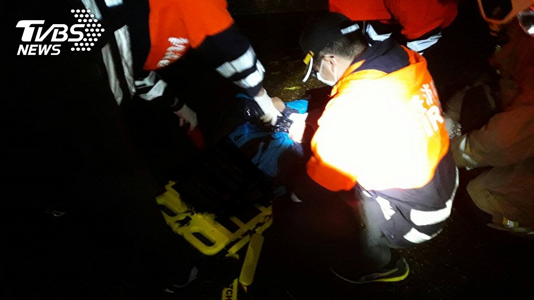 當乘客面!跨年與女友吵架 長庚接駁車司機跳匝道慘死