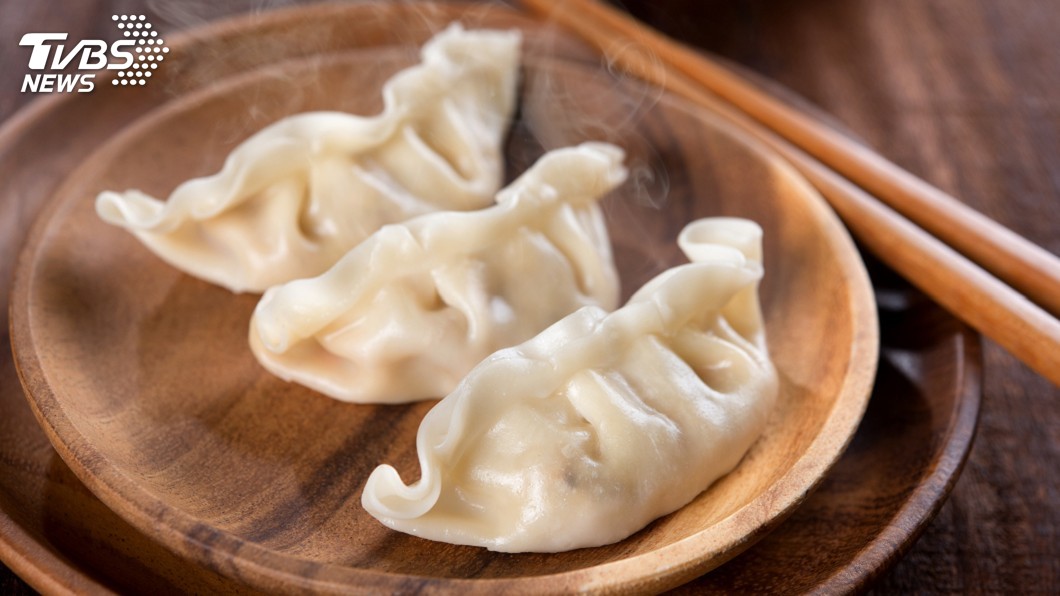 巨無霸餃子size逼近熱狗堡 佛心價買氣旺