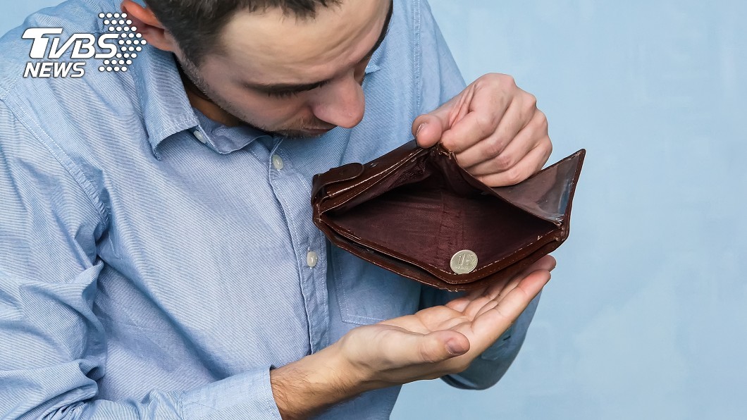 揮霍到口袋剩10元! 小資族靠這招3年存到第一桶金