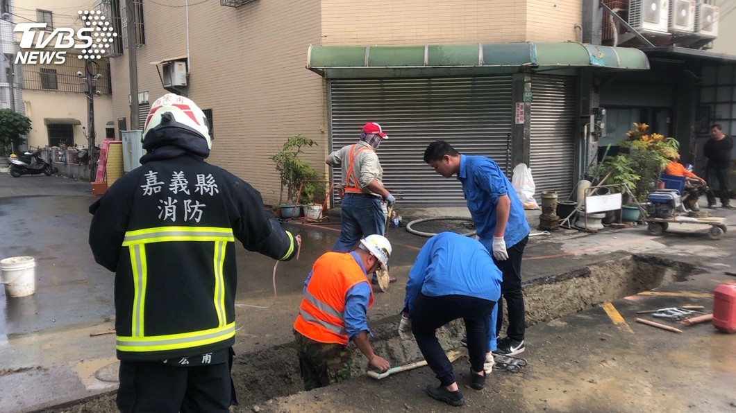 嘉義民雄挖破瓦斯管線 外洩量大及時止漏