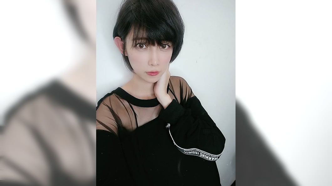 女星懷胎8個月秀「平坦孕肚」 主持人傻眼:怎麼可能!