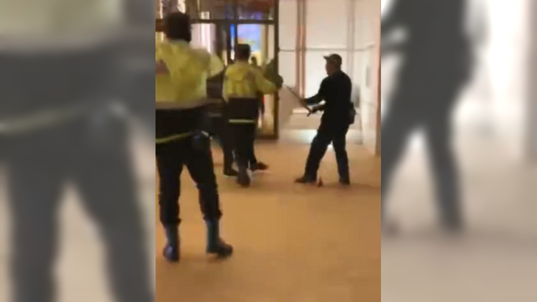 陸客禁區抽菸還嗆聲 澳門警鳴槍嚇阻