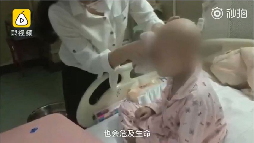 女童的主治醫師表示,若是之後病情控制不住也會危及生命。(圖/翻攝自梨視頻)