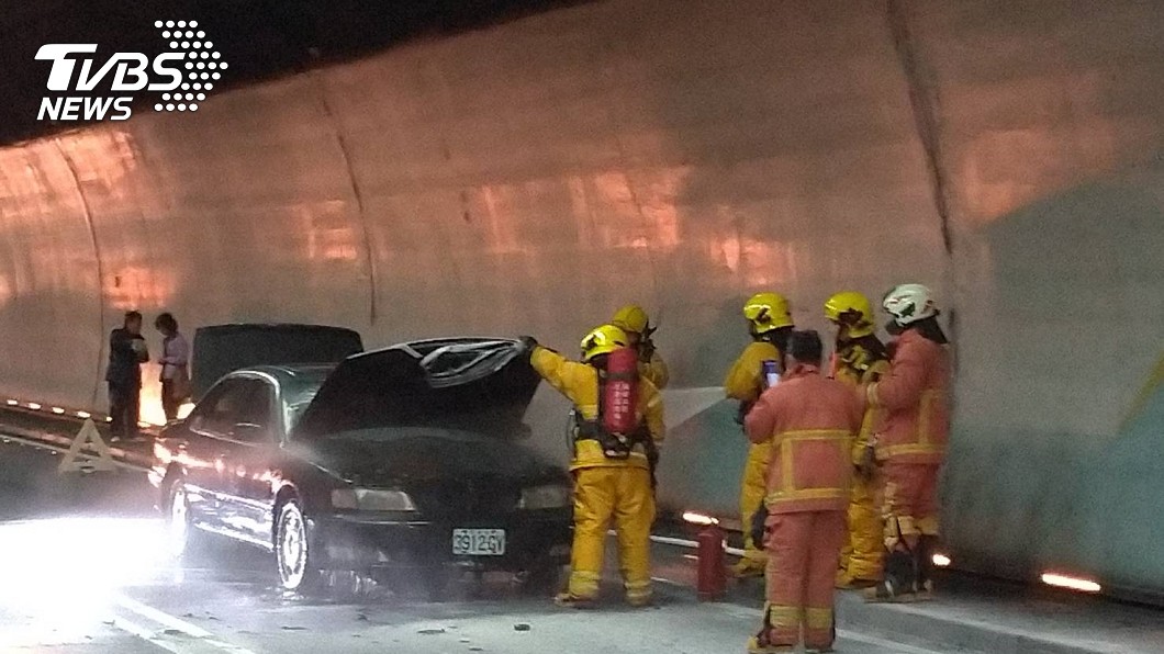 塞爆!雪隧內北上15.6K火燒車 往台北僅單線通行