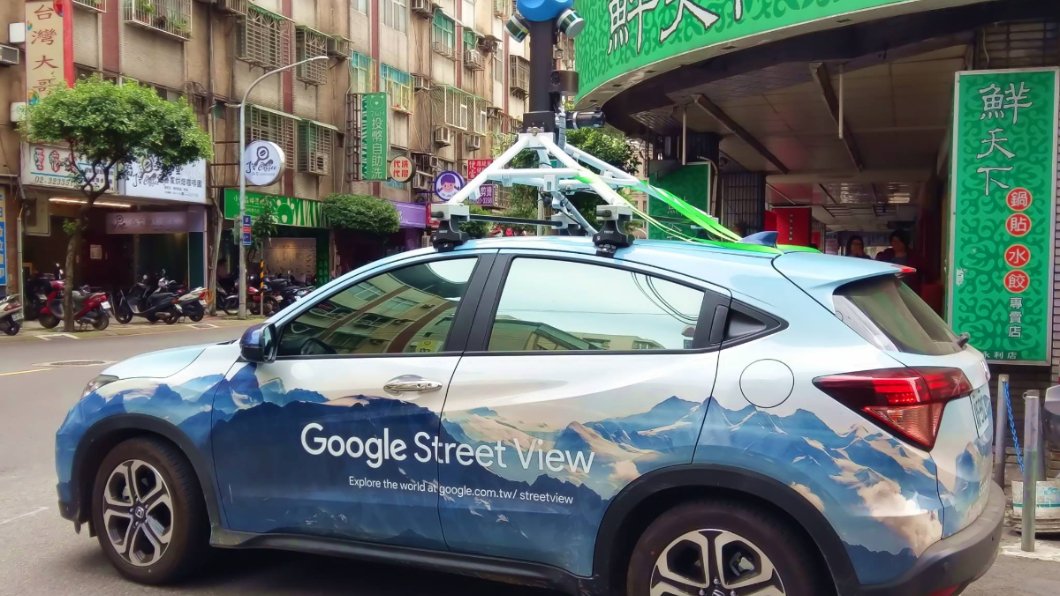 美翻!街頭驚見天藍Google街景車 霸氣外觀網讚爆