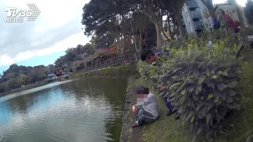北市7旬婦擬跳湖輕生　警及時勸導阻憾事