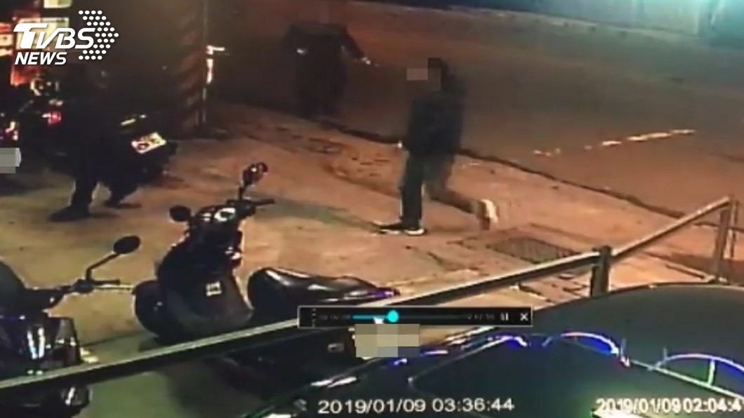 KTV離職員工不爽代班人　率眾持西瓜刀砍人