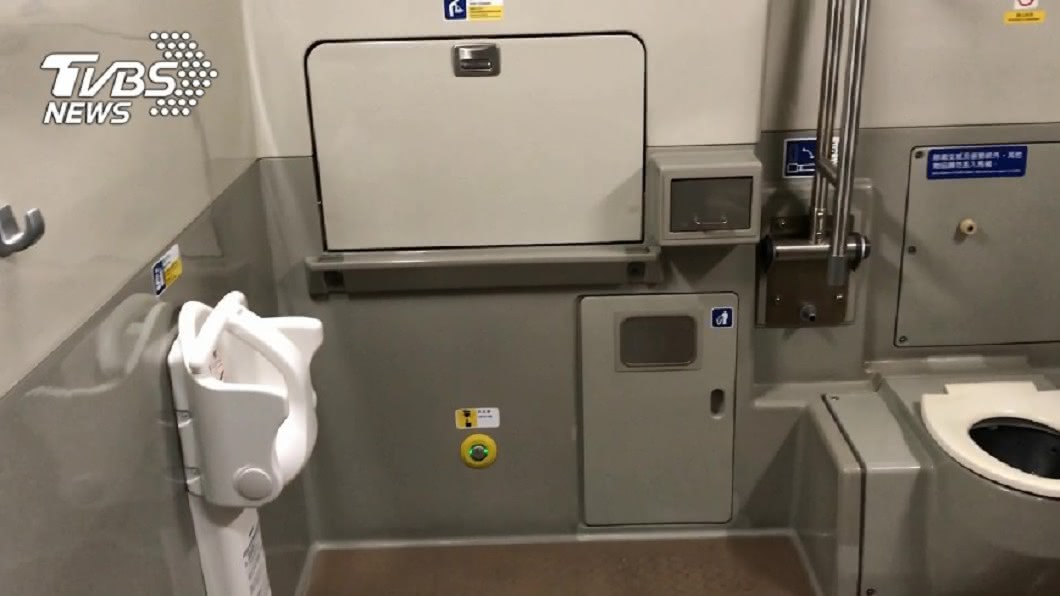 搭台鐵濺血！男崩潰喊「我有痔瘡！」　車長竟猛拍門查票