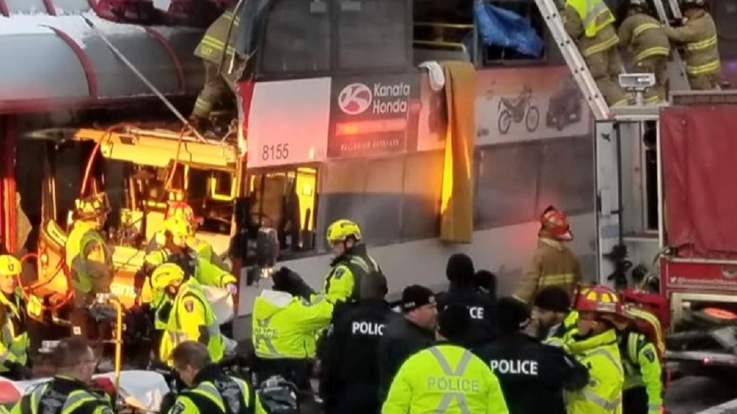 加拿大巴士撞車站三死　港鐵旺角站火警無人傷