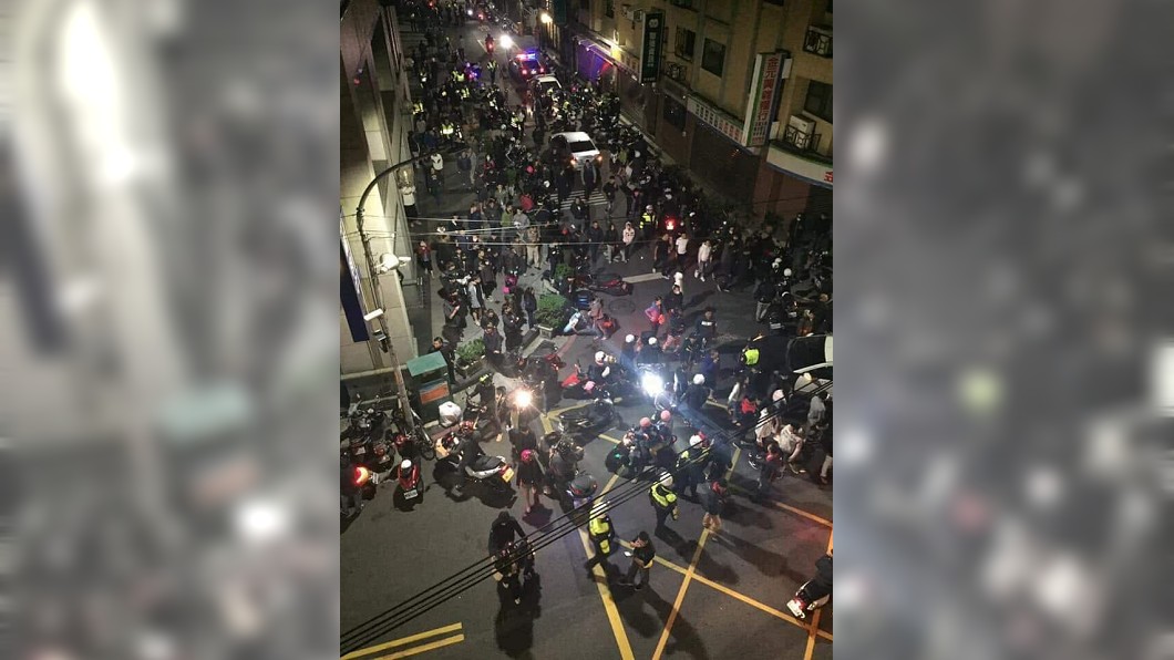 堵肉圓惡爸！百人夜襲炒辣椒空拍曝光　警消音神回秒滅火